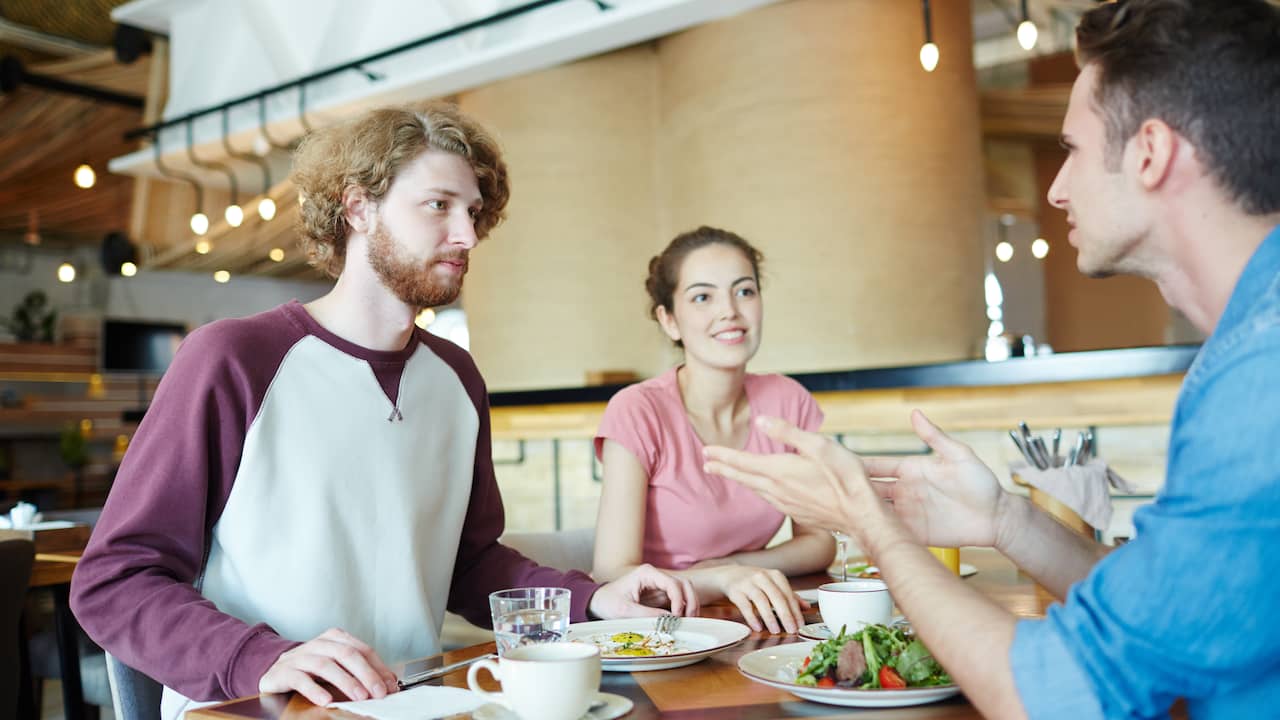 Verbazingwekkend Samen lunchen op het werk? Werkgevers zien er brood in | NU - Het NV-71
