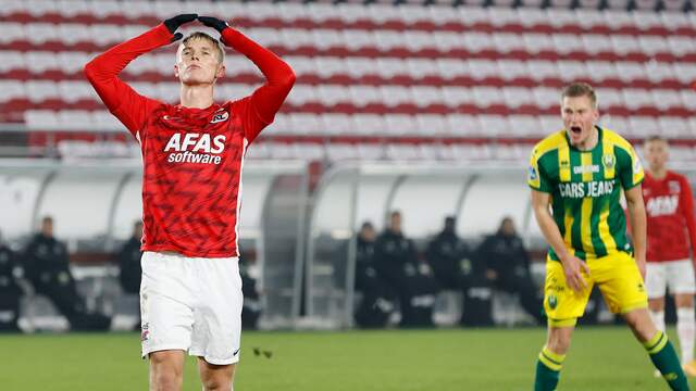 Albert Gudmundsson baalt nadat er weer een kans is gemist.