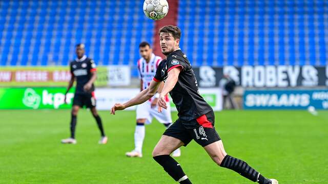 Marco van Ginkel stond voor het eerst in drie jaar weer aan de aftrap van een Eredivisie-duel.