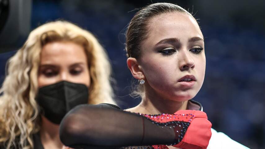 IOC-baas Bach haalt uit naar entourage van Valieva: 'Hoe kan je zo kil zijn?'