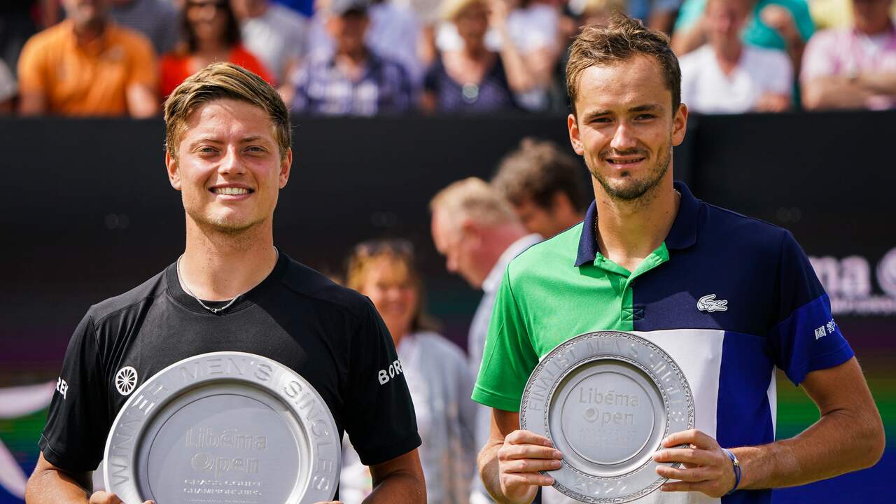 Medvedev ondanks verloren finale terug op één reuzensprong Van