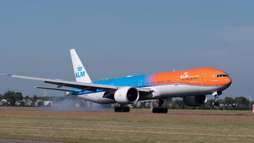 KLM houdt rekening met nog minder vluchten door code oranje