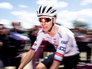Live Giro | Pogacar pakt in tweede etappe Giro d'Italia wél de roze trui