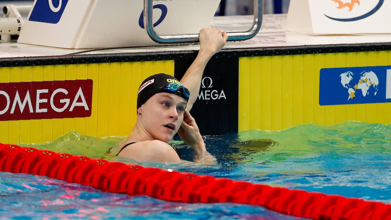 Maaike de Waard was eighth and last to advance to the final in the 50 meter butterfly.