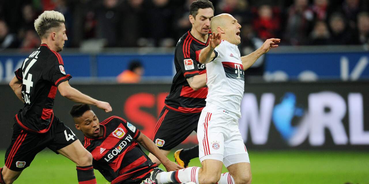 Robben morst punten met Bayern, Huntelaar helpt Schalke aan zege