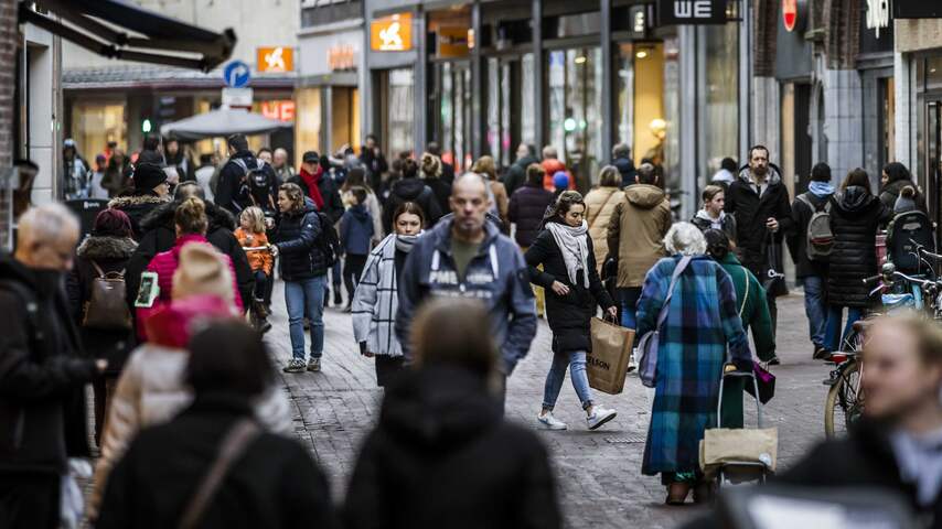 Vlak voor Kerst betaalden Nederlanders vaker met pas dan ooit tevoren