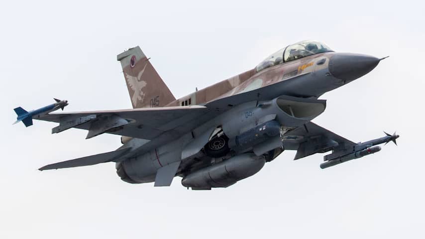 Syrische luchtafweer schiet F-16 Israël neer na bombarderen militaire basis
