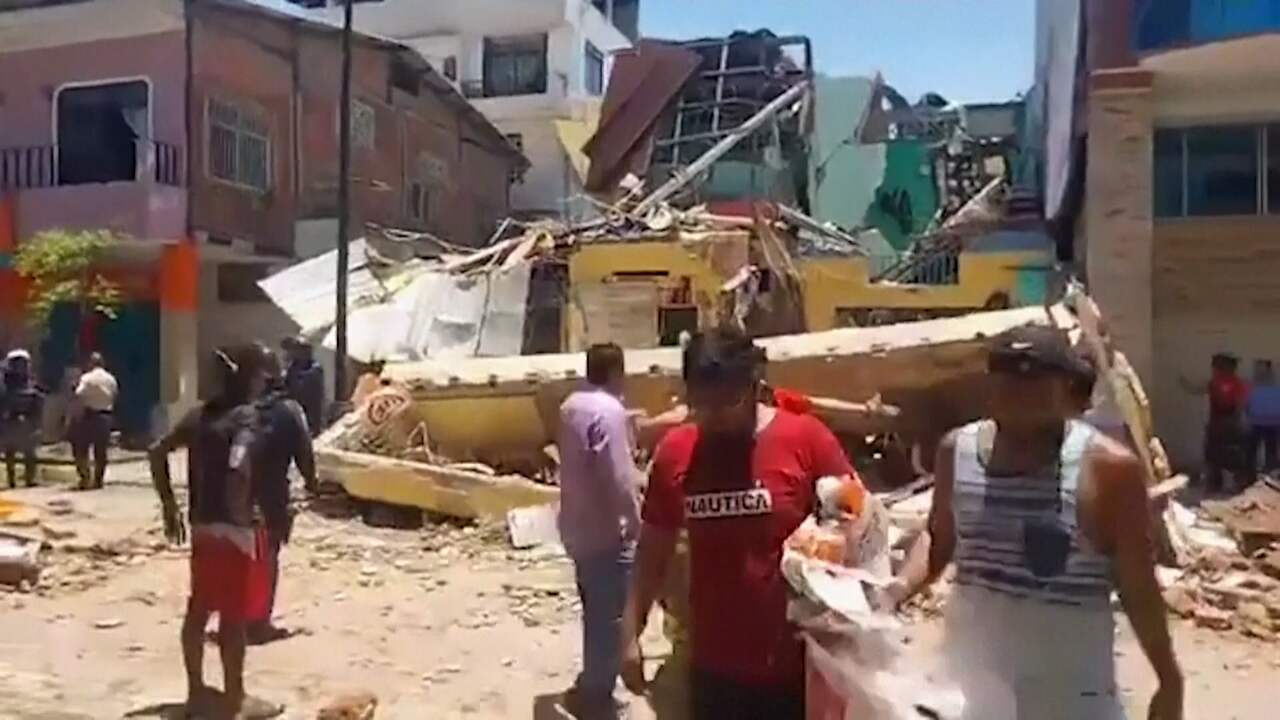 Beeld uit video: Beelden tonen ravage na aardbeving in Ecuador