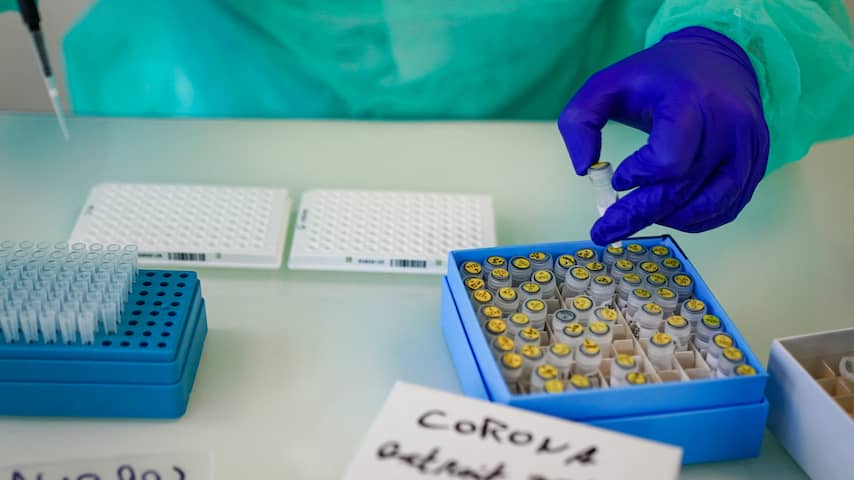 RIVM: 'Amper grotere besmettingskans door coronavirus op oppervlaktes'