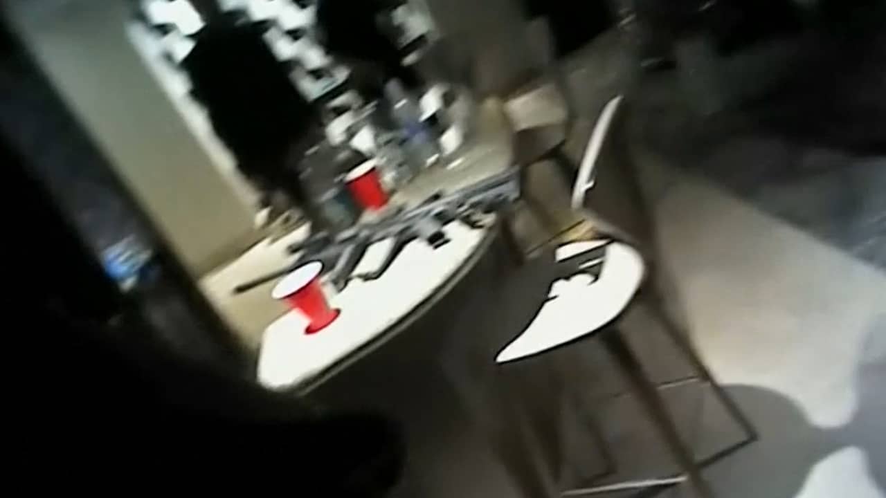 Beeld uit video: Politie geeft beelden inval hotel Las Vegas-schutter vrij
