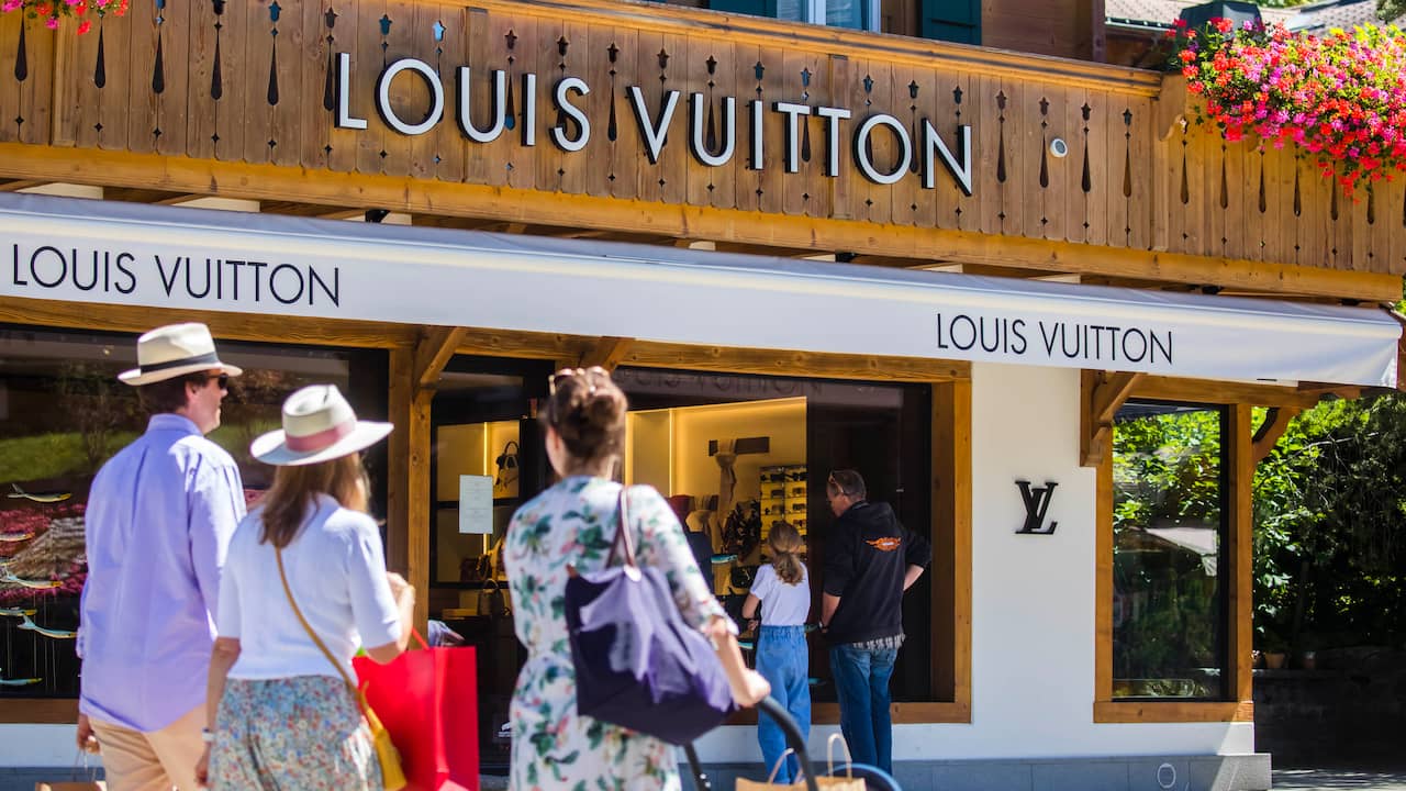 Luxury chain Louis Vuitton puts an end to Tiffany&#39;s multi-billion acquisition - Teller Report