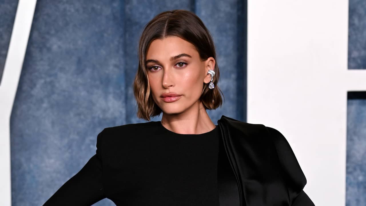 Hailey Bieber spreekt zich uit tegen fans die mensen uit haar naam  beledigen | Achterklap | NU.nl