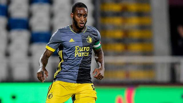 Net als de laatste weken stond Leroy Fer tegen FC Drita centraal in de verdediging.