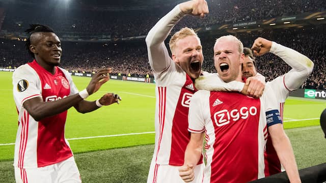 Liveblog EL: Oppermachtig Ajax simpel langs Schalke (gesloten)