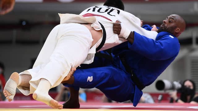 Teddy Riner tijdens zjin duel met Tamerlan Bashaev.