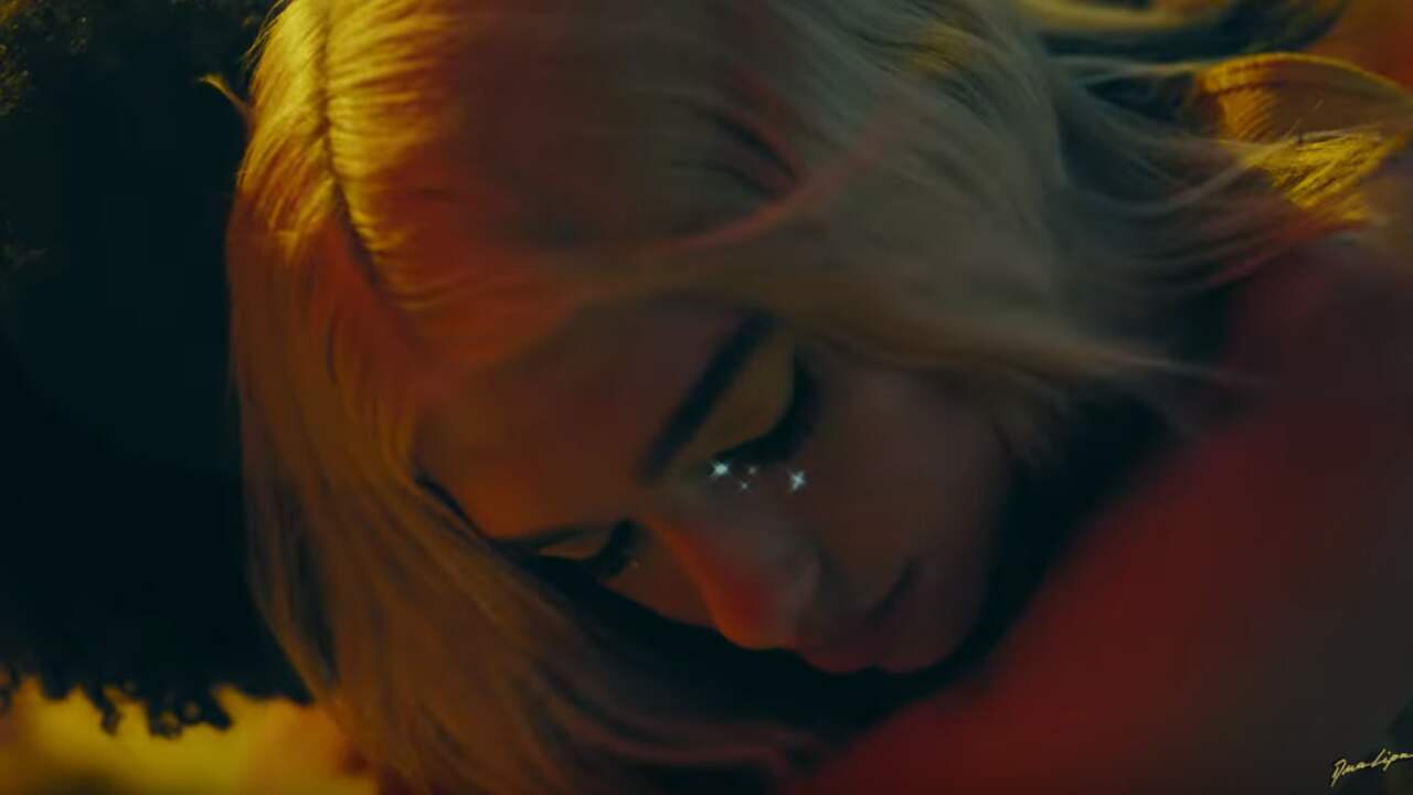Dua Lipa - Physical