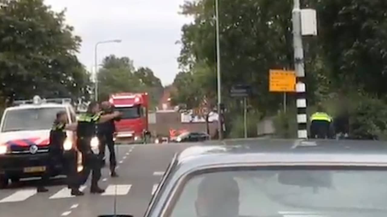 Beeld uit video: Man neergeschoten in Naaldwijk door politie