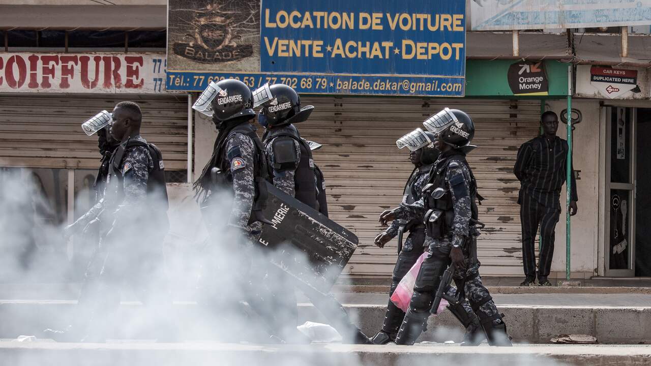 Protests in Senegal: Opposition Leader Sentenced to Prison after Clashes with Police and Unrest