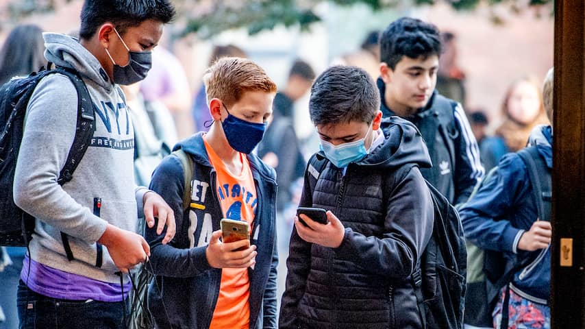 'Middelbare scholieren zien het dragen van mondkapje als een offer'