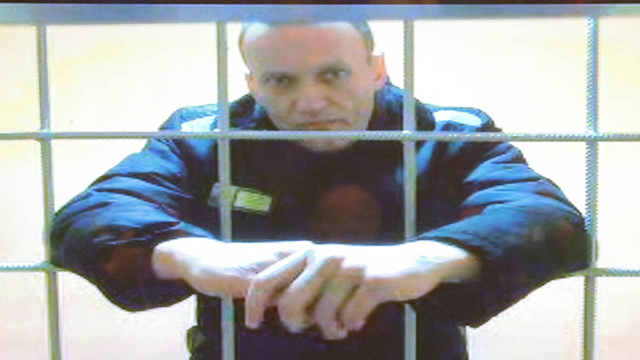 Navalny menunjukkan tanda-tanda kehidupan setelah tiga minggu: pengacara berbicara dengannya di kamp konsentrasi |  di luar