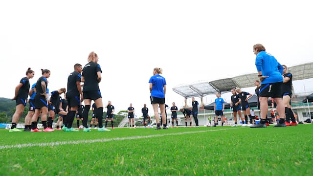 De training van de voetbalsters in Chiba.