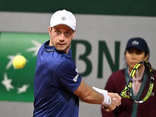 Tennisser Van de Zandschulp (28) denkt aan stoppen na fiasco op Roland Garros