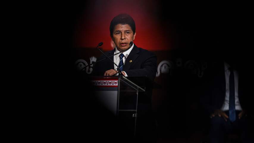 peruaanse-president-alsnog-afgezet-nadat-hij-parlement-probeerde-te-ontbinden.jpg