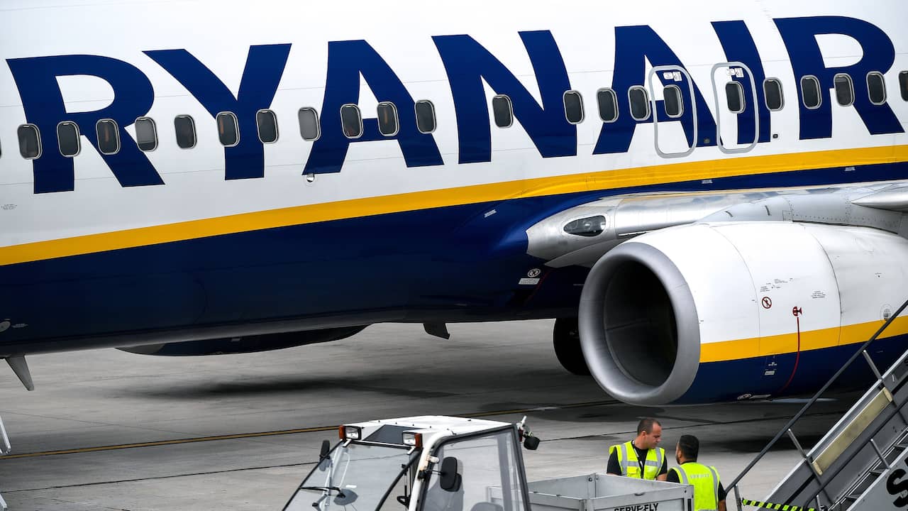 Experiment Moet triatlon Ryanair ziet rolkoffer niet langer als handbagage | Reizen | NU.nl