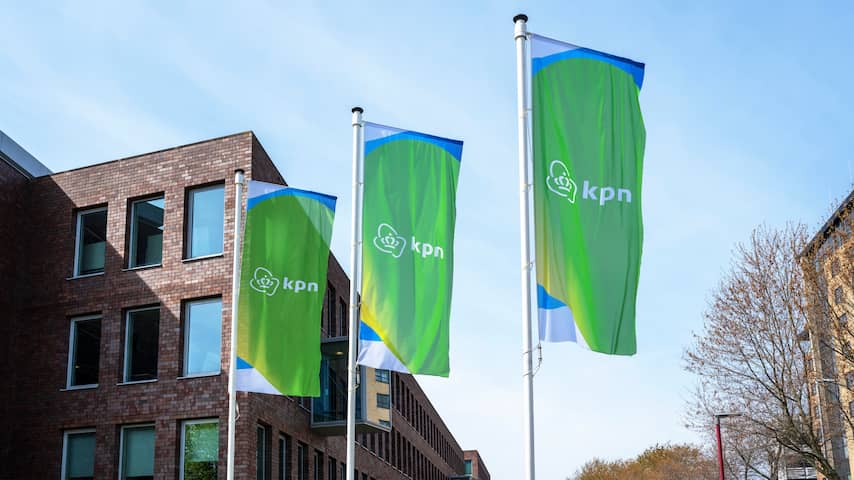 KPN logo op vlaggen