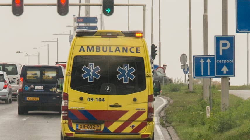 Fietser gewond bij aanrijding op rotonde in centrum Geldrop