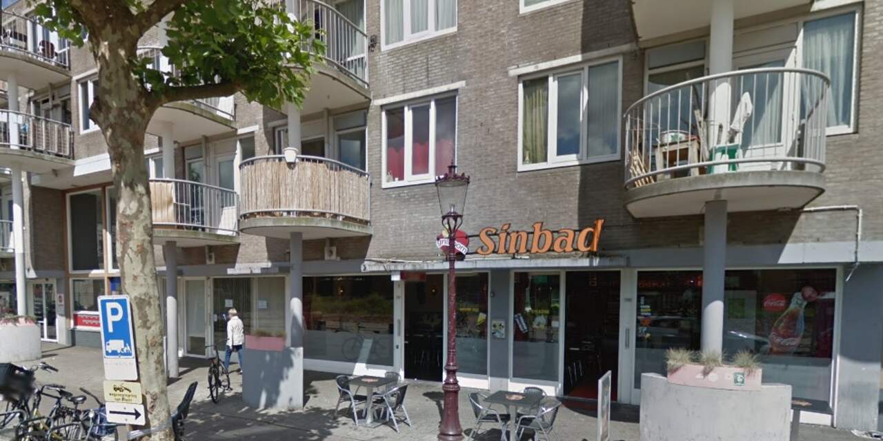 Snackbar beschoten in Eerste Oosterparkstraat in Oost