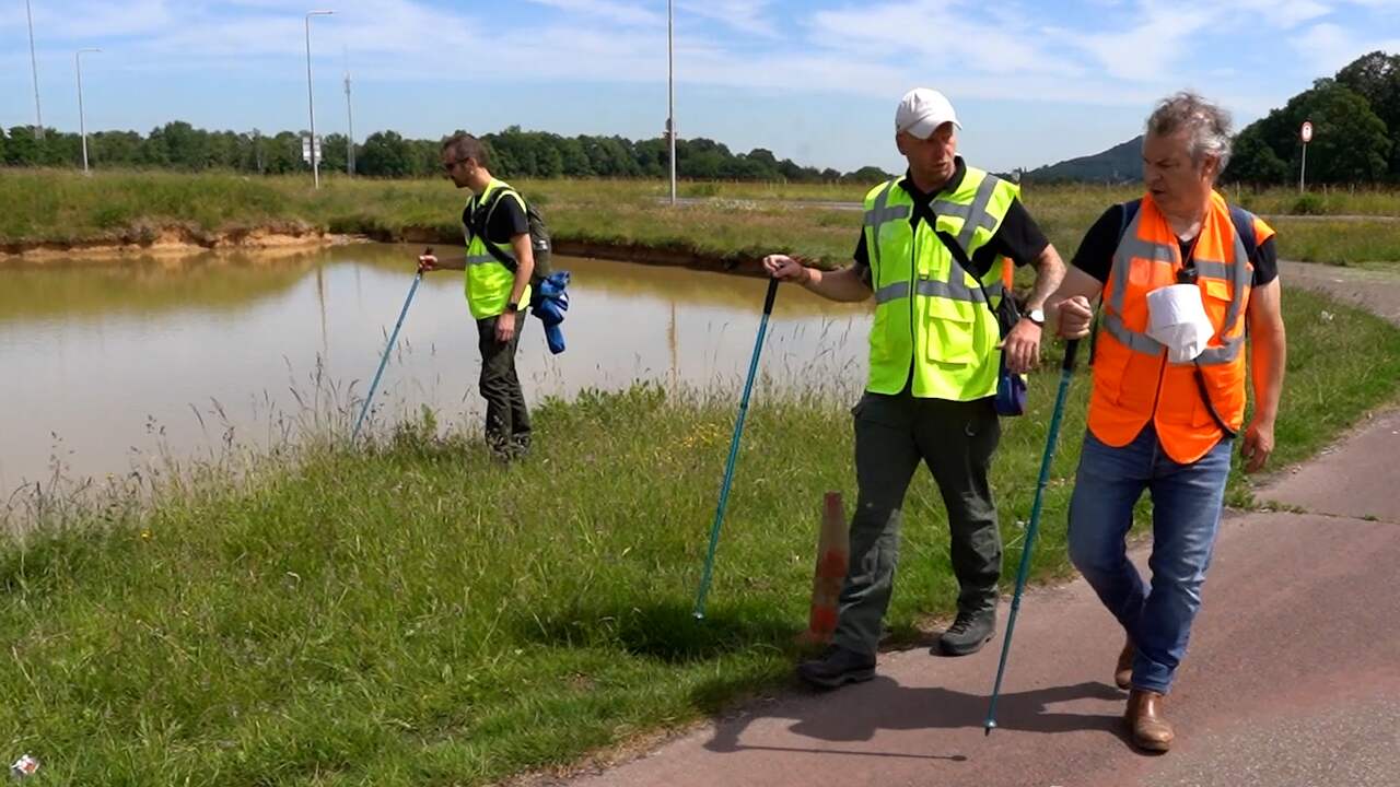 Beeld uit video: Veteranen zoeken in Kerkrade mee naar vermiste Gino