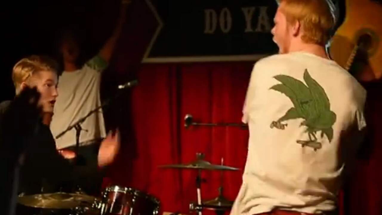Muzikant kopt gitaar