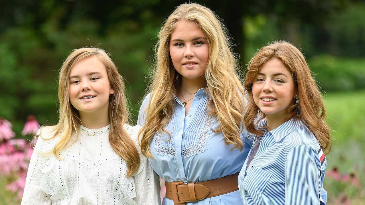Lach Samengesteld Onverschilligheid Koninklijk Huis deelt nieuwe foto's van prinsessen Amalia, Alexia en Ariane  | Achterklap | NU.nl