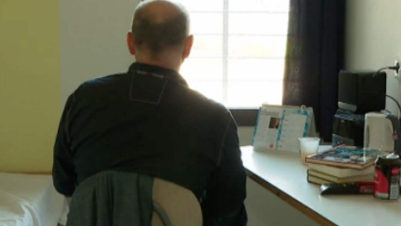 Gedetineerde legt uit wat hij van de kalender vindt