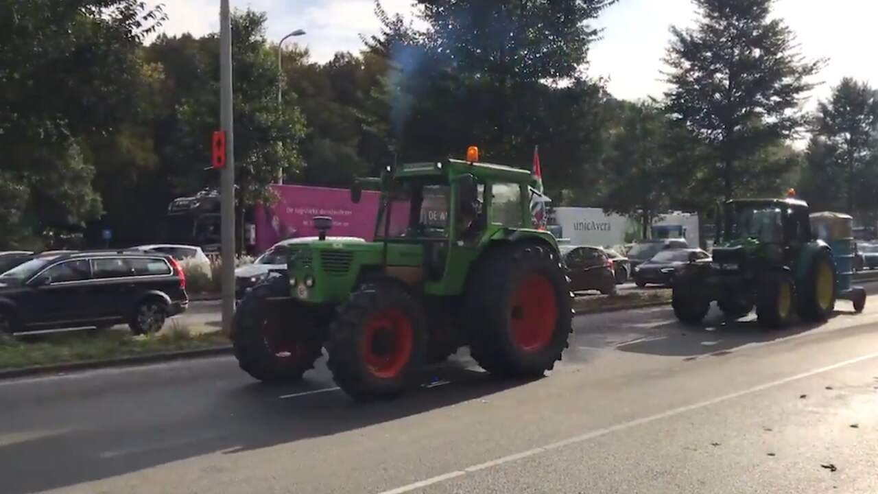 Boeren verlaten toeterend Den Haag