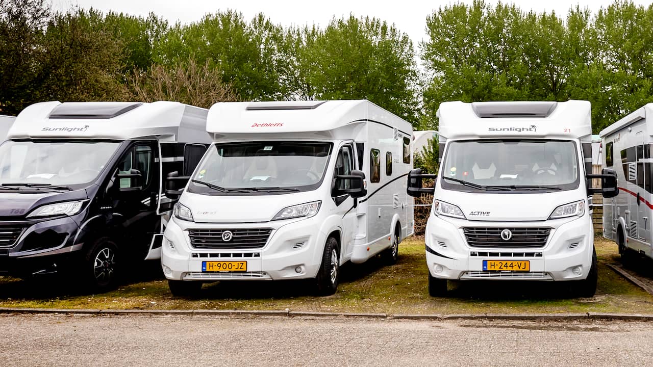 parallel Array lila Een (tweedehands) camper kopen om te verhuren loont | Onderweg | NU.nl