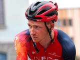 Nieuw drama in Giro d'Italia: topfavoriet Geoghegan Hart afgevoerd na zware val