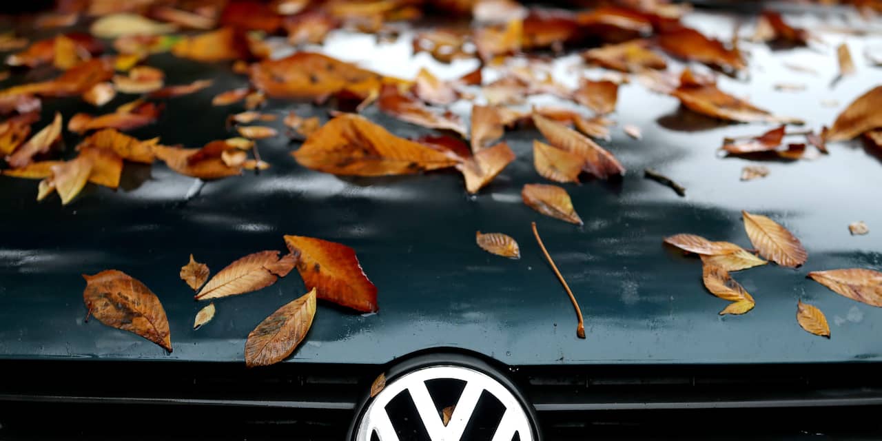 Volkswagen schorst acht medewerkers