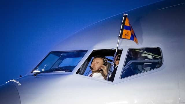 Koning Willem-Alexander is copiloot op eigen vlucht naar Atlanta