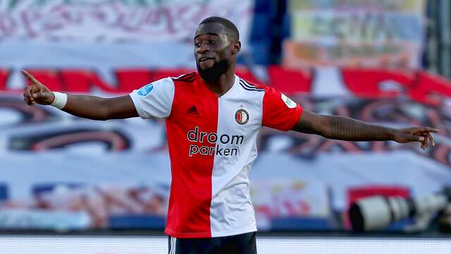 Lutsharel Geertruida maakte tegen VVV alweer zijn vijfde doelpunt van het seizoen.