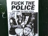 Posters met tekst 'fuck the police' geplakt rond Zuiderpark Den Haag