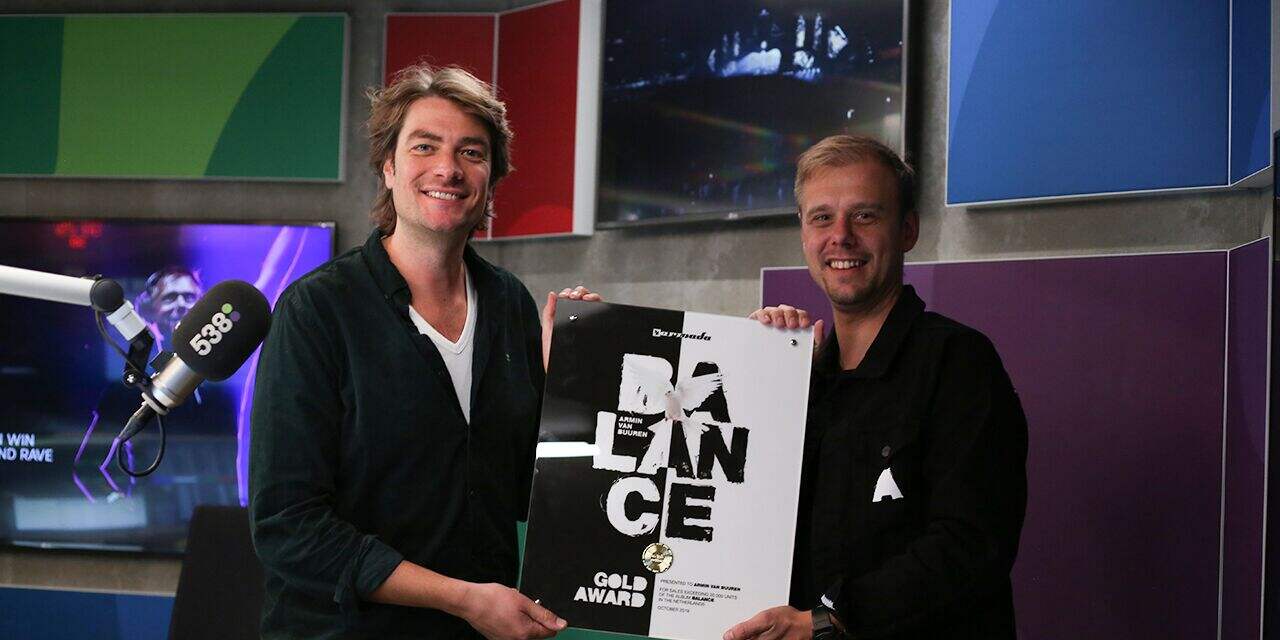 Armin van Buuren krijgt binnen week gouden plaat voor album Balance