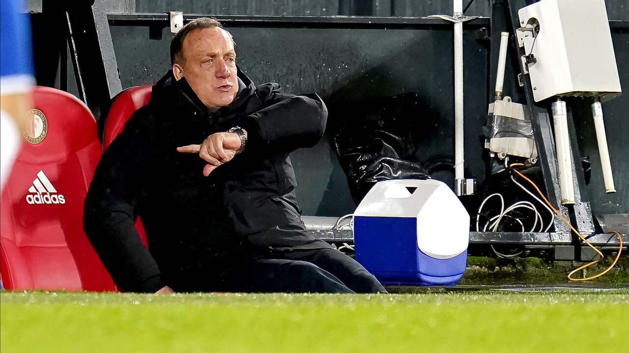 Trainer Dick Advocaat is blij voor Bryan Linssen.