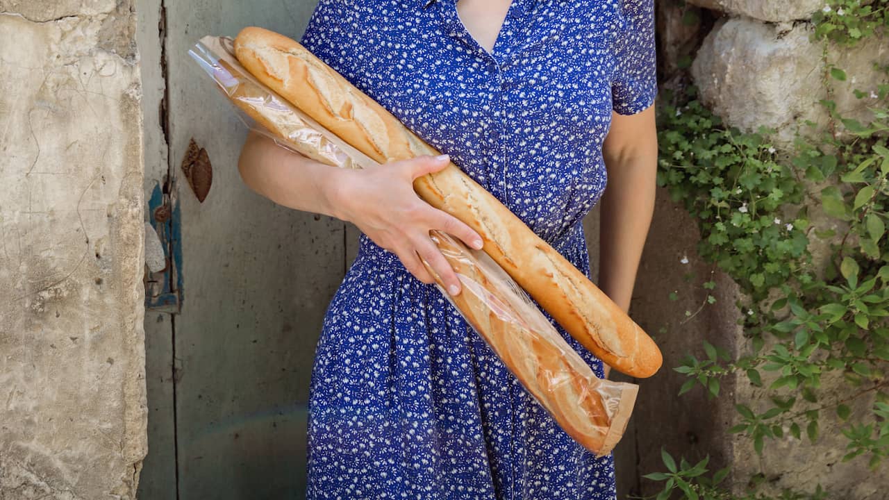 L’UNESCO inscrit la baguette française au patrimoine culturel mondial |  À l’étranger