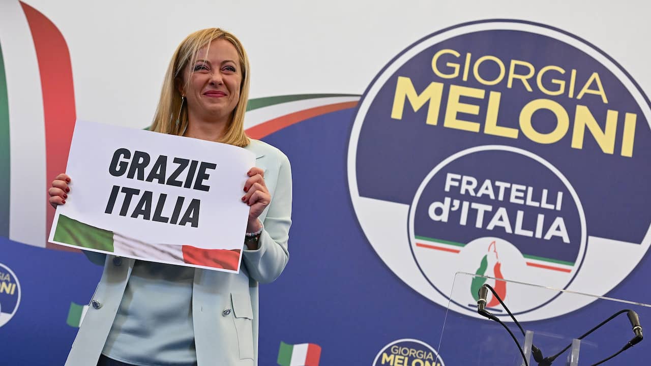 Beeld uit video: Radicaal-rechtse partij van Giorgia Meloni wint Italiaanse verkiezingen