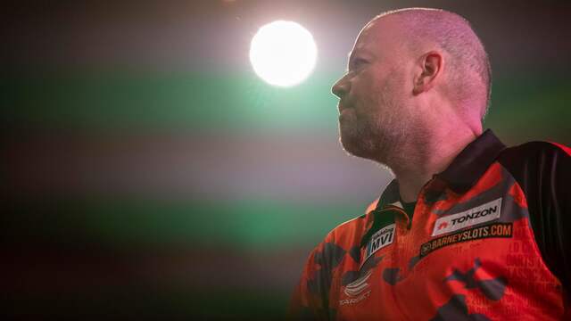 Raymond van Barneveld maakt volgende week zijn officiële rentree als prof.