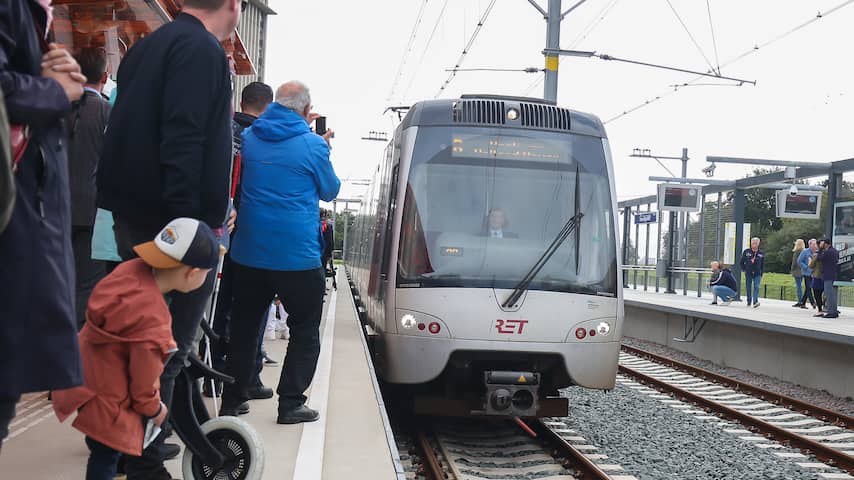 Hoekse Lijn: Jaren Vertraagd, Maar Nu Is Er Een Metro Naar Hoek Van ...