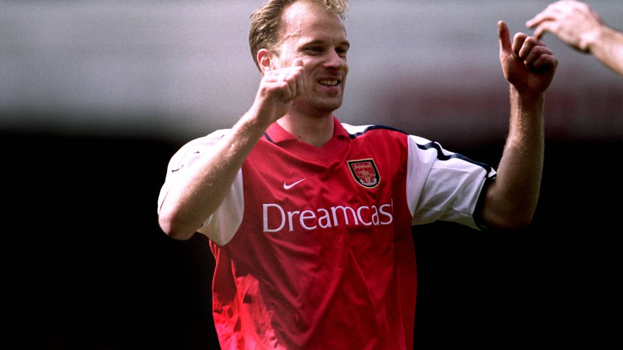 Goal Bergkamp gekozen als mooiste ooit in Premier League | Voetbal | NU.nl