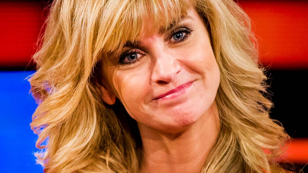Daphne Deckers laat zich nieuw uiterlijk aanmeten